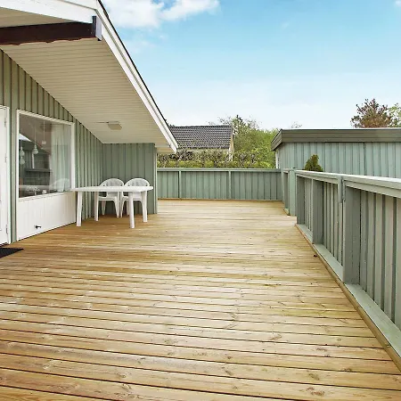 Three-bedroom Holiday In 56 Hemmet