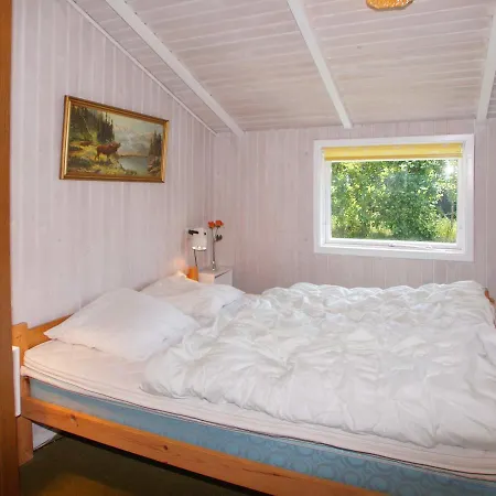Holiday home Three-bedroom Holiday In 56 Hemmet